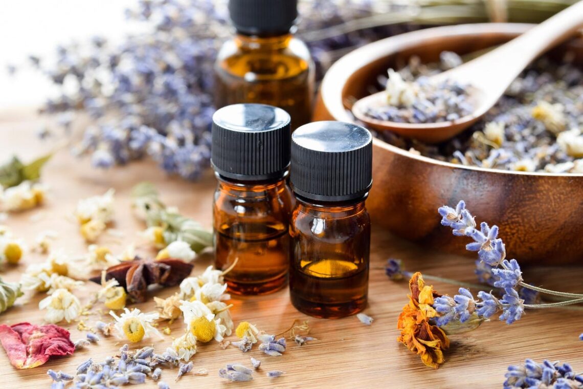 The Difference Between Essential Oils and Fragrance Oils: A Beginner’s Guide